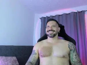 Cam4 Live Sex Cam of TheMagicFoxxx