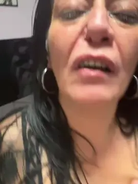 Cam4 Free Live Porn of troiaroma1