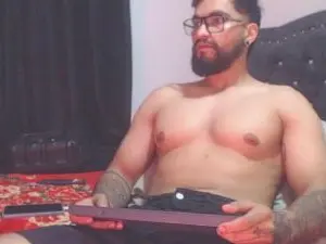 Cam4 Free Live Porn of CHRIS_HARRIS77