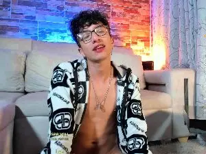 Cam4 Free Porn Cam of mhatias_