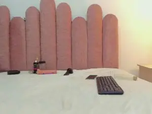 Cam4 Live Sex Cam of caroljones_