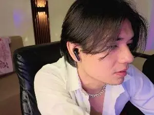 Cam4 Live Sex of davoxer