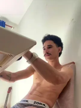 Cam4 Live Porn of branquinho62go