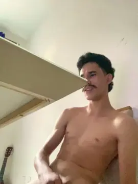 Cam4 Free Porn Cam of branquinho62go