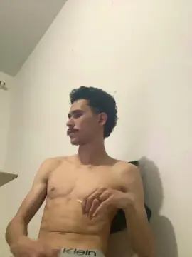 Cam4 Free Porn Cam of branquinho62go