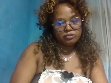 Cam4 Live Sex Cam of Chachasexy01