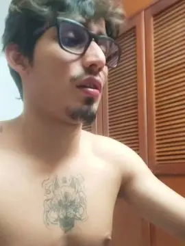 Cam4 Live Porn of SrIncognito666