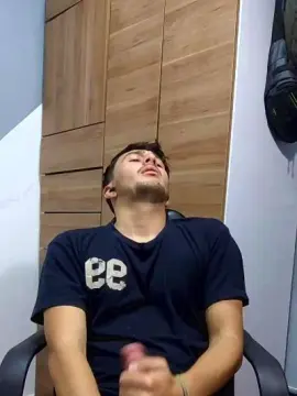 Cam4 Private Sex Chat of Esteban19PG