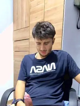 Cam4 Free Live Porn of Esteban19PG