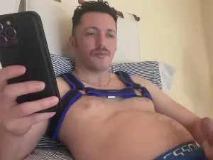 Cam4 Adult Webcam of hernanbenz