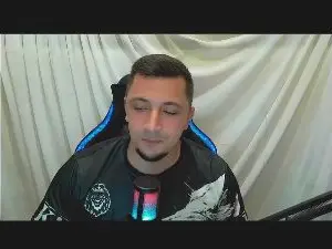 Cam4 Live Porn of NiksLaRedhott