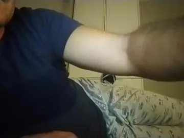 Cam4 Free Live Porn of enzo733
