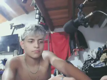 Cam4 Sex Chat of tommmy32