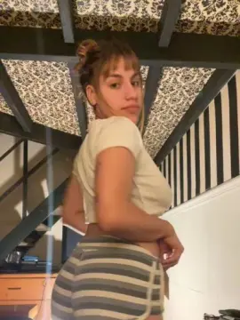 Cam4 Free Live Porn of saraangelafern1