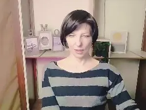 Cam4 Nude Webcam of AngelinaLess_