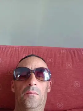 Cam4 Nude Webcam of comilon77