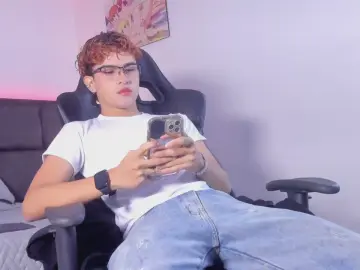 Cam4 Live Porn of aiiden_xxx