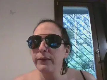 Cam4 Free Live Porn of Bigtit80