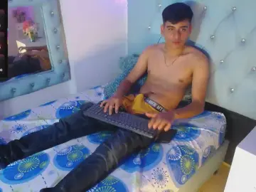 Cam4 Sex Cam of Charlir_cock_