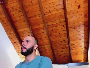 Cam4 Free Live Porn of Tom_Bailey