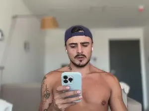 Cam4 Nude Webcam of Mentobeyours