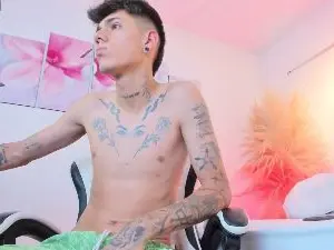 Cam4 Best Webcam of tommy_valverde