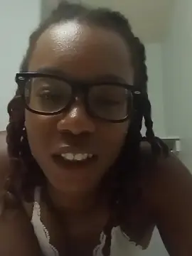Cam4 Watch Live Sex Cams of NutzyBae