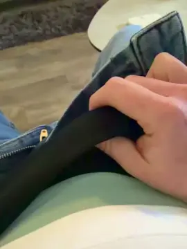 Cam4 Free Live Porn of ry4n25