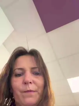 Cam4 Free Porn Cam of Desiree1951