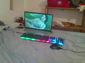 Cam4 Free Live Porn of canaillou3