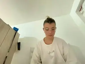 Cam4 Adult Video Chat of feliblaquier