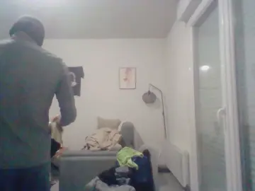 Cam4 Free Live Porn of yeazzyy69