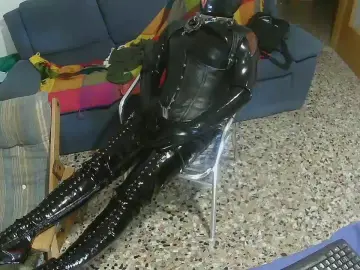 Cam4 Live Porn of latexslut1