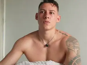 Cam4 Private Sex Chat of Latino_Milk_99