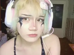 Cam4 Live Porn of PansyJaksch