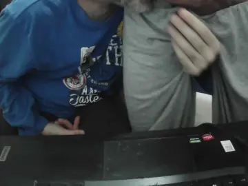 Cam4 Live Sex of CuriousFriends1