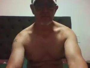 Cam4 Private Sex Chat of Hennrhy70