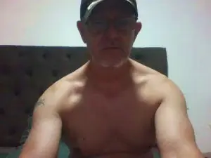 Cam4 Best live sex cam show of Hennrhy70