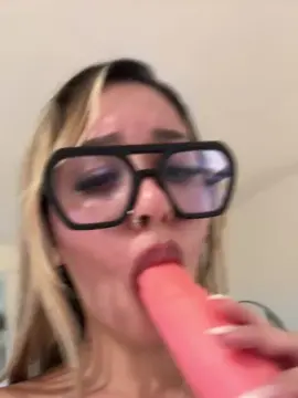 Cam4 Live Sex Cam of Mialunaxx