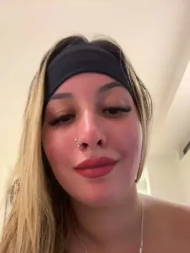 Cam4 Watch Live Sex Cams of Mialunaxx