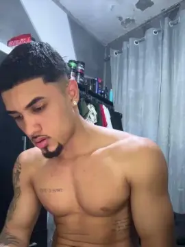 Cam4 Nude Webcam of Novinhorj01