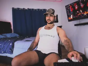 Cam4 Nude Webcam of Tommy_Sccot