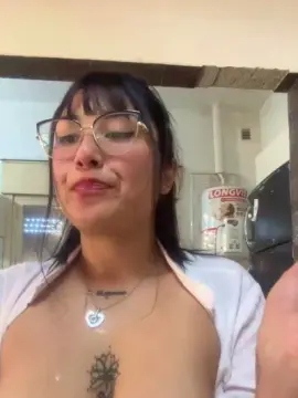 Cam4 Live Porn of Lareyni26