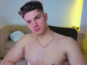 Cam4 Watch Live Sex Cams of MaxKaidenn
