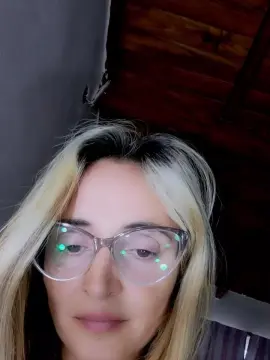 Cam4 Free Live Porn of Shirlita2