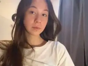 Cam4 Live Porn of KizzieLudwick