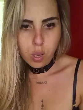 Cam4 Nude Webcam of Emilyvuxa