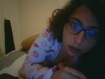 Cam4 Nude Webcam of honeybee41