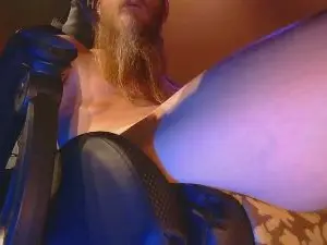 Cam4 Watch Live Sex Cams of HornTrunks