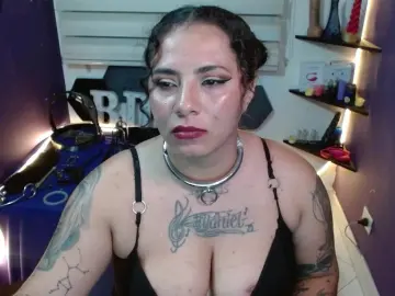 Cam4 Live Sex of alexa_slave77